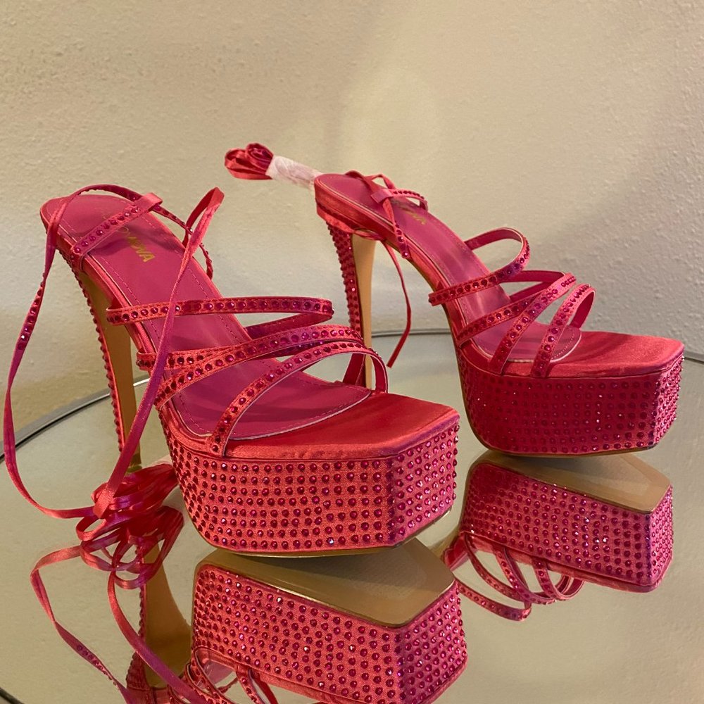 FashionNova *She Stops the Show Platform Heels* PINK size 7.5 NWT
